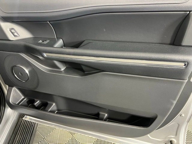Used 2024 Ford Expedition XLT image 34