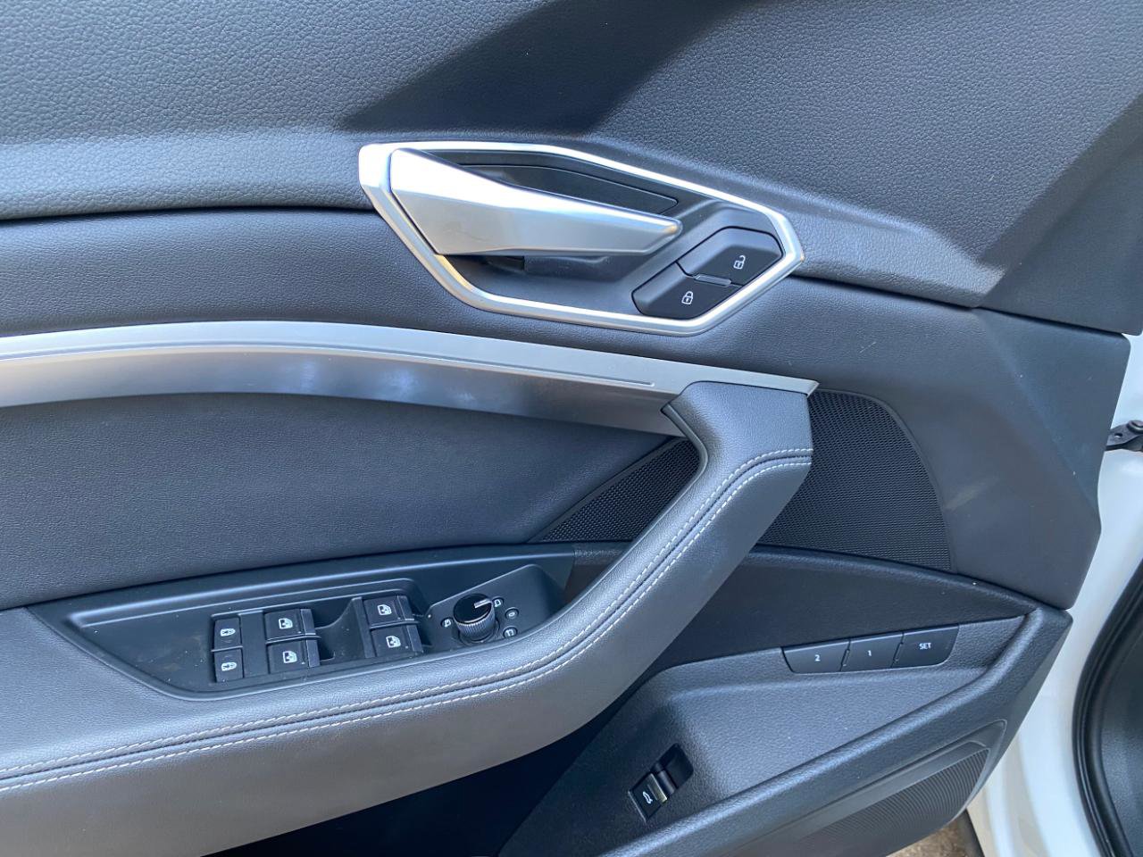 Used 2021 Audi e-tron Premium w/ Convenience Plus Package AWD/4WD image 19