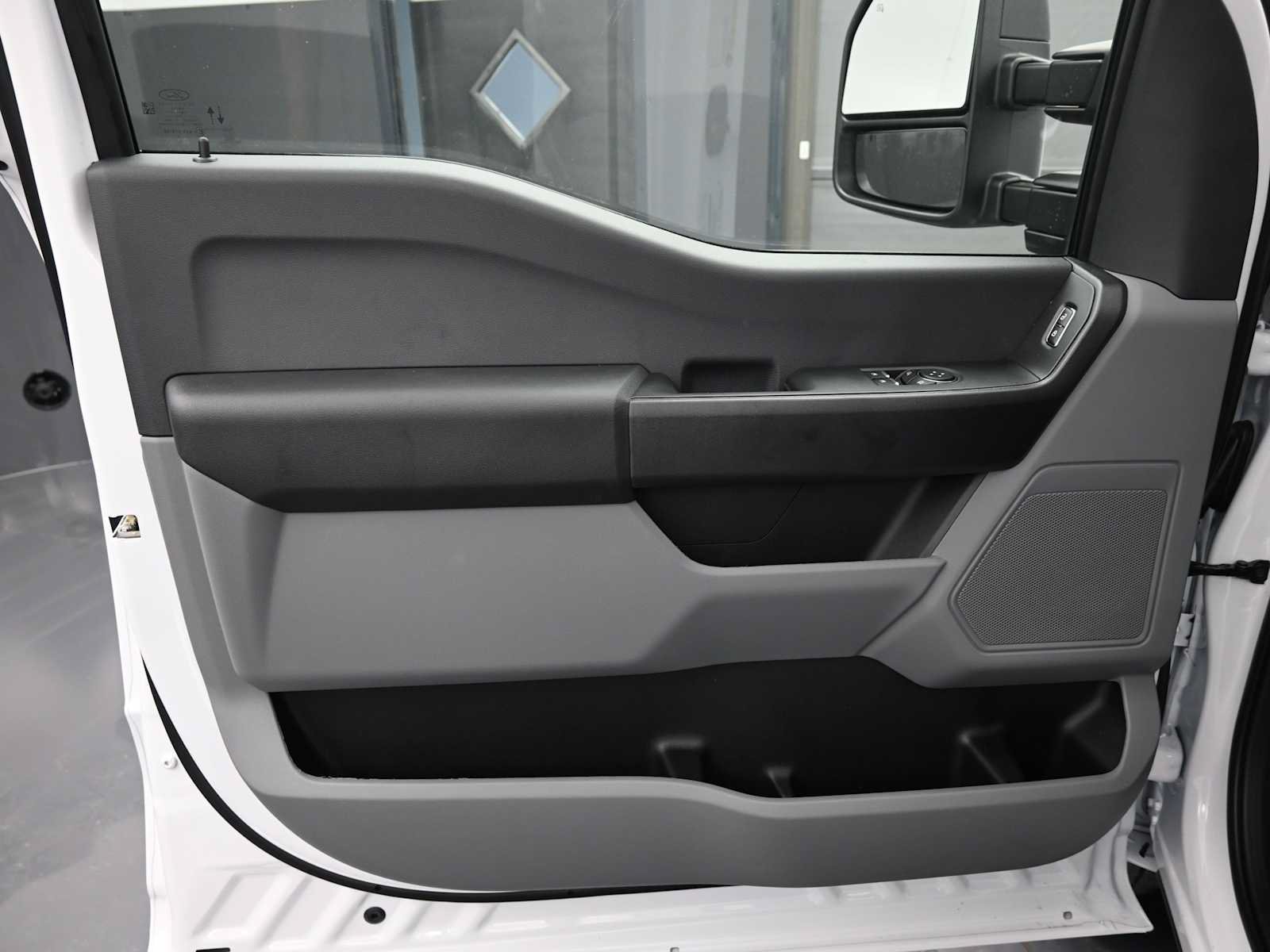 New 2026 Ford F250 XL w/ XL Chrome Package AWD/4WD image 23