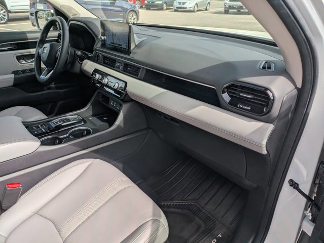 Certified 2025 Honda Pilot Touring image 19