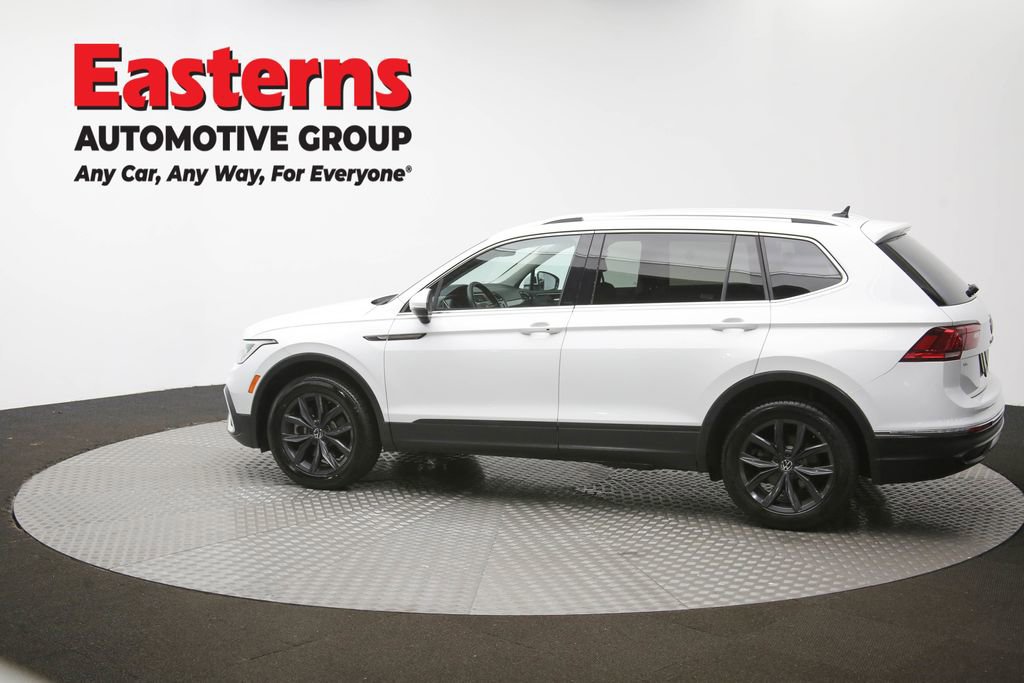 Used 2024 Volkswagen Tiguan SE image 61