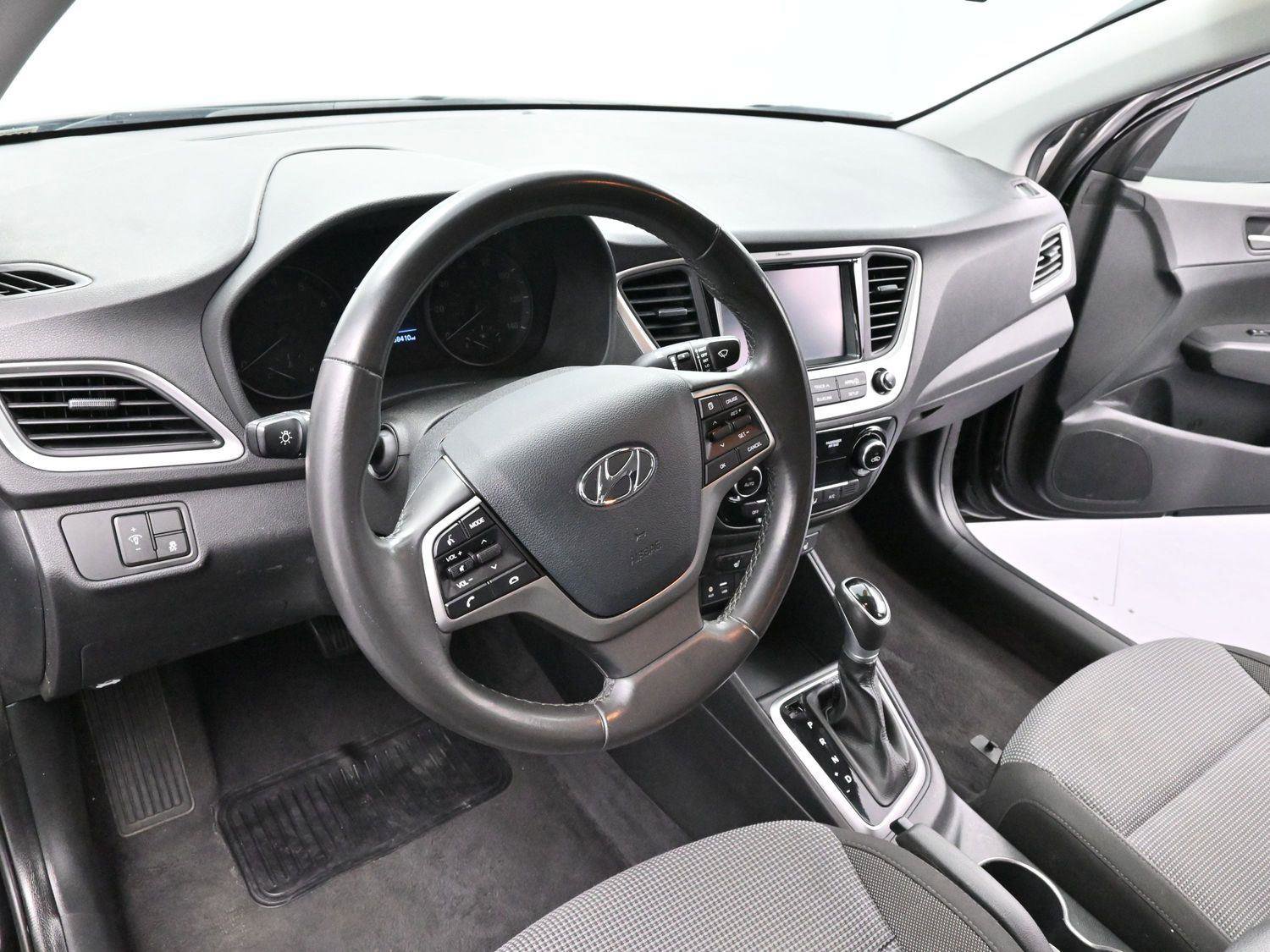 Used 2021 Hyundai Accent Limited image 14
