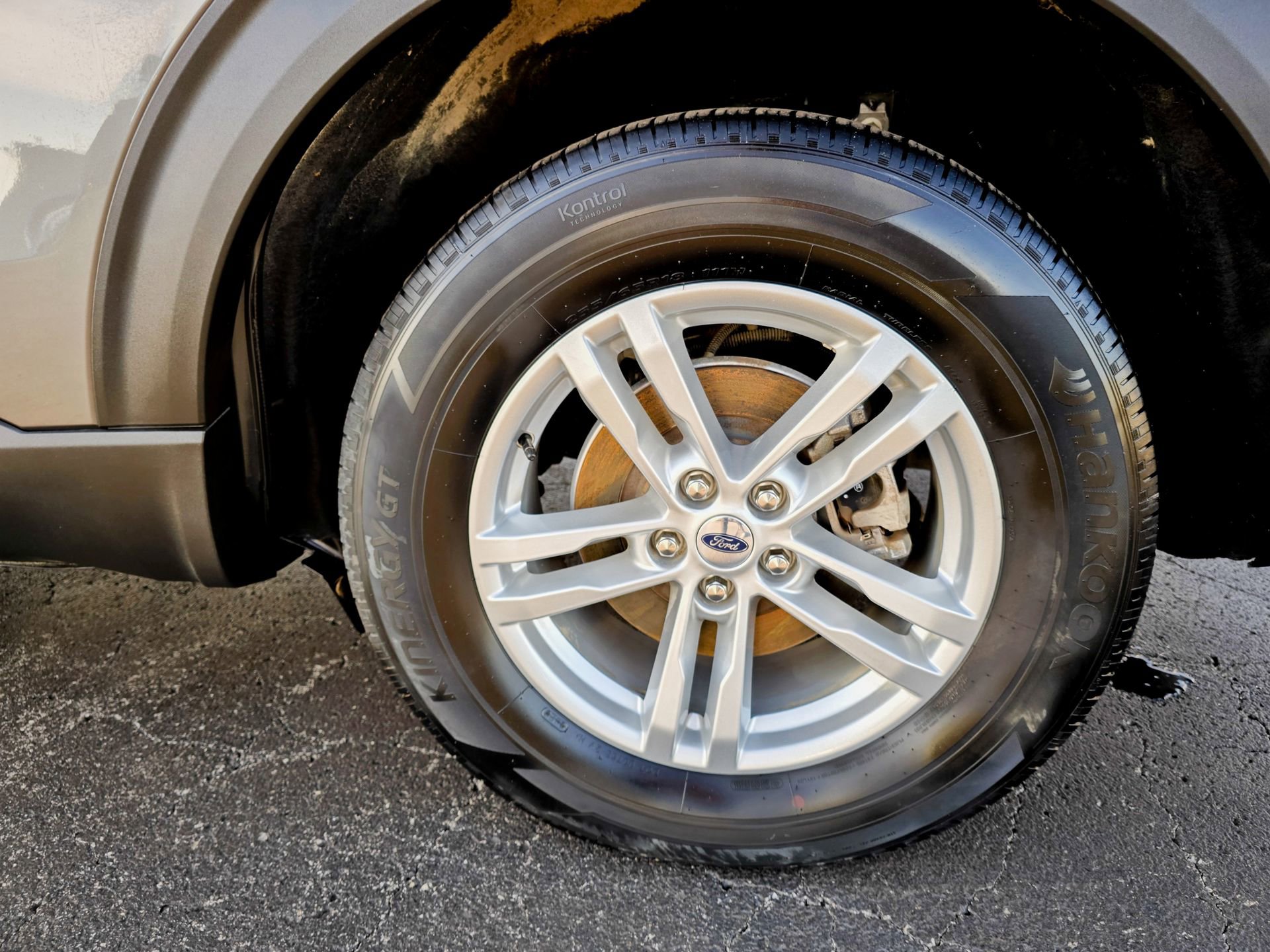 Used 2023 Ford Explorer XLT image 15