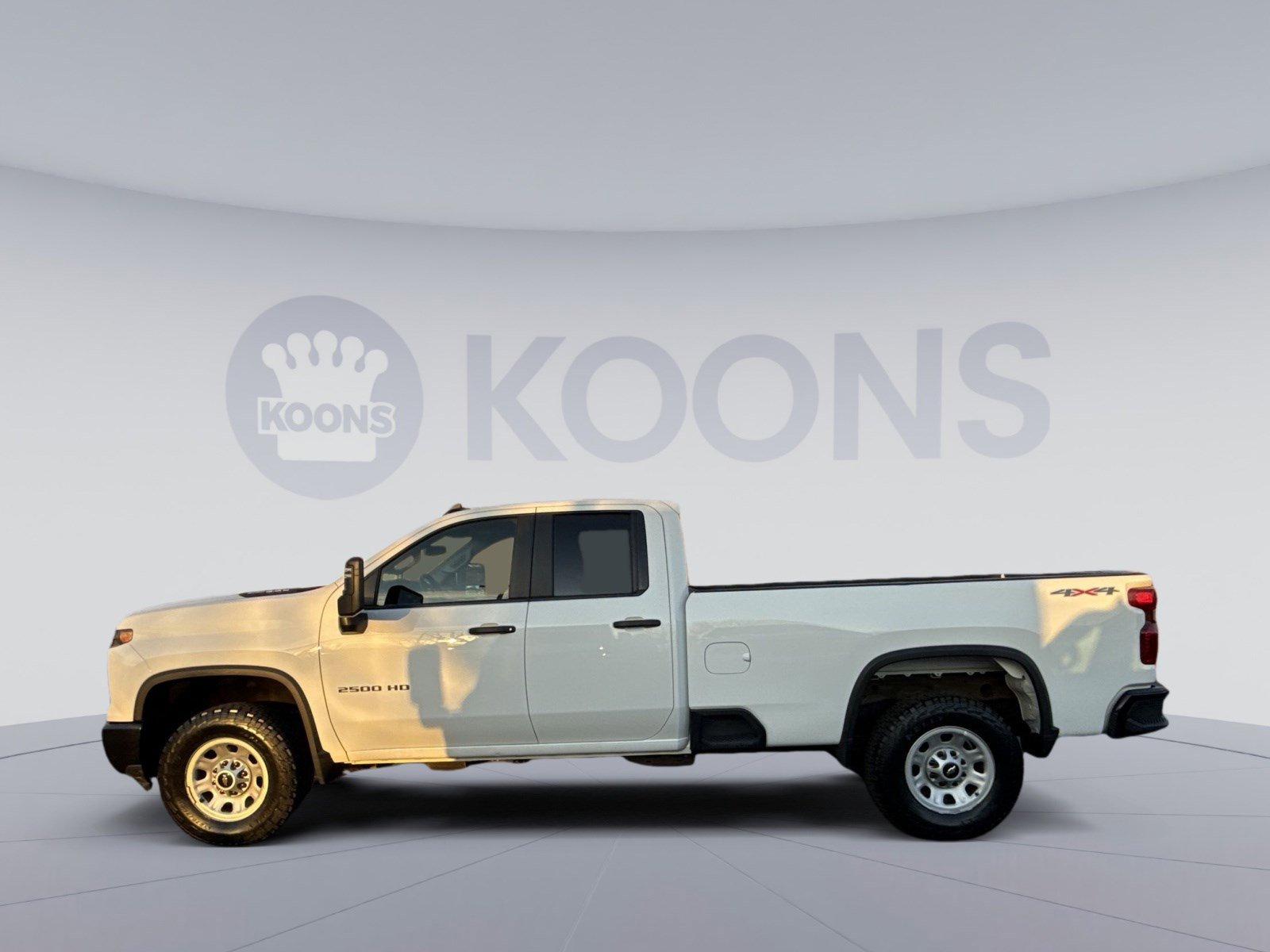 Used 2025 Chevrolet Silverado 2500 W/T image 2