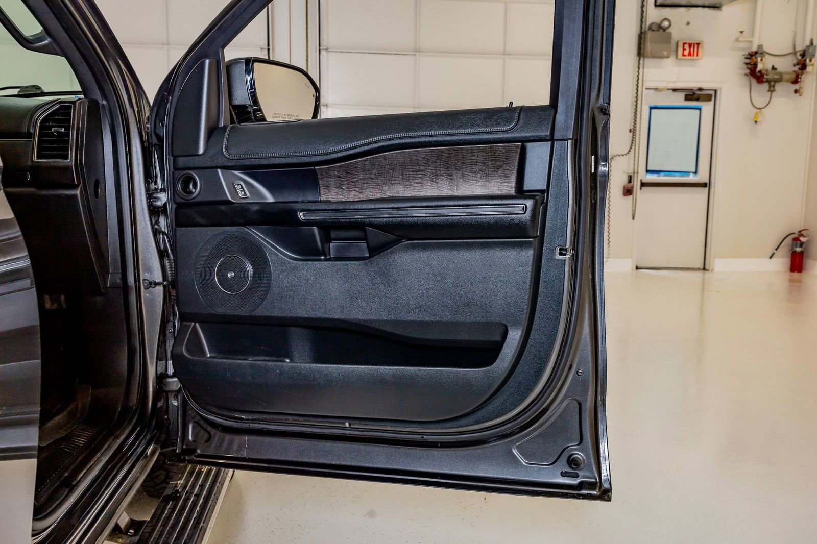 Used 2021 Ford Expedition Max Limited RWD image 34