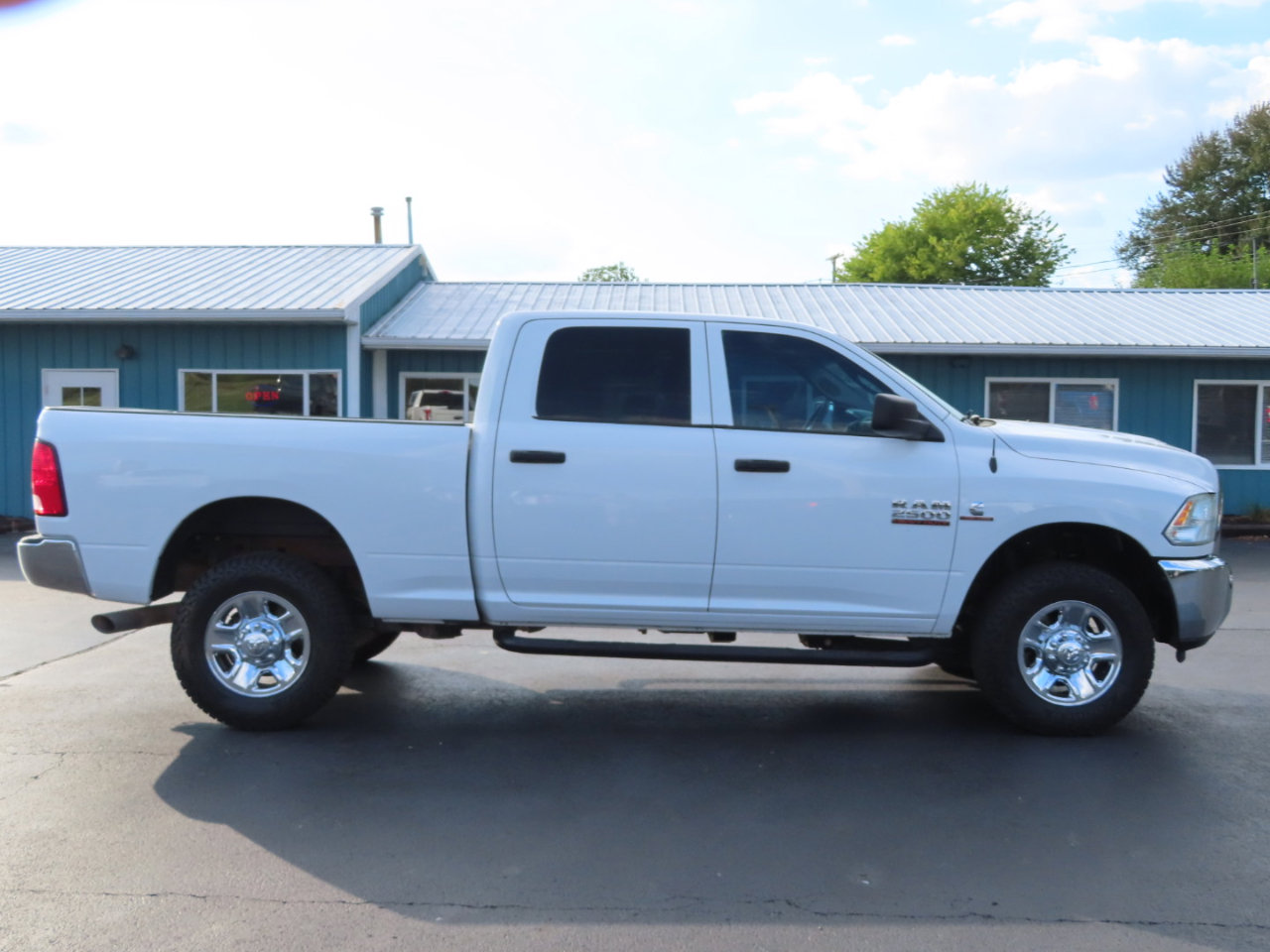 Used 2018 RAM 2500 Tradesman w/ Chrome Appearance Group image 7