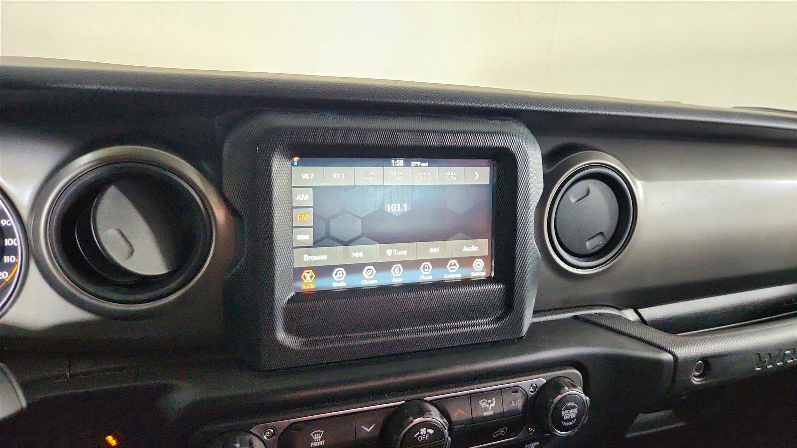 Used 2022 Jeep Wrangler Sport image 39