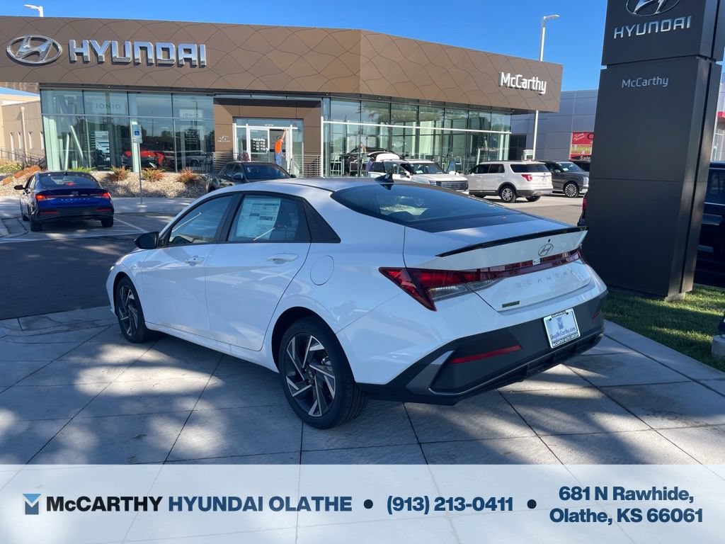 Used 2025 Hyundai Elantra Sport FWD image 12