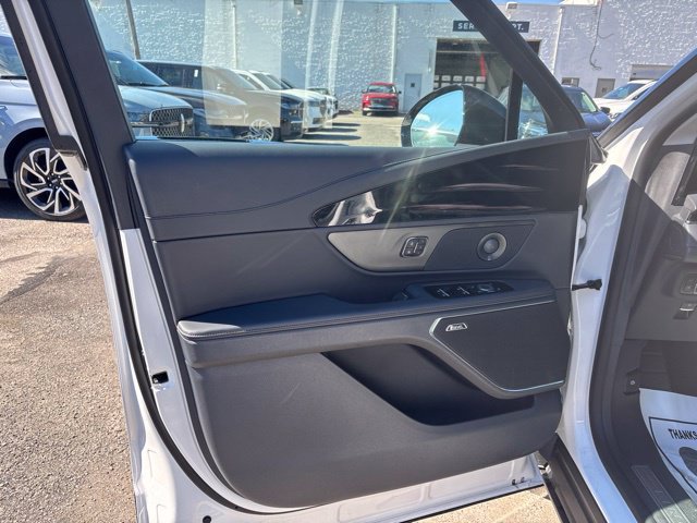 New 2026 Lincoln Nautilus Reserve w/ Jet Appearance Package AWD/4WD image 11