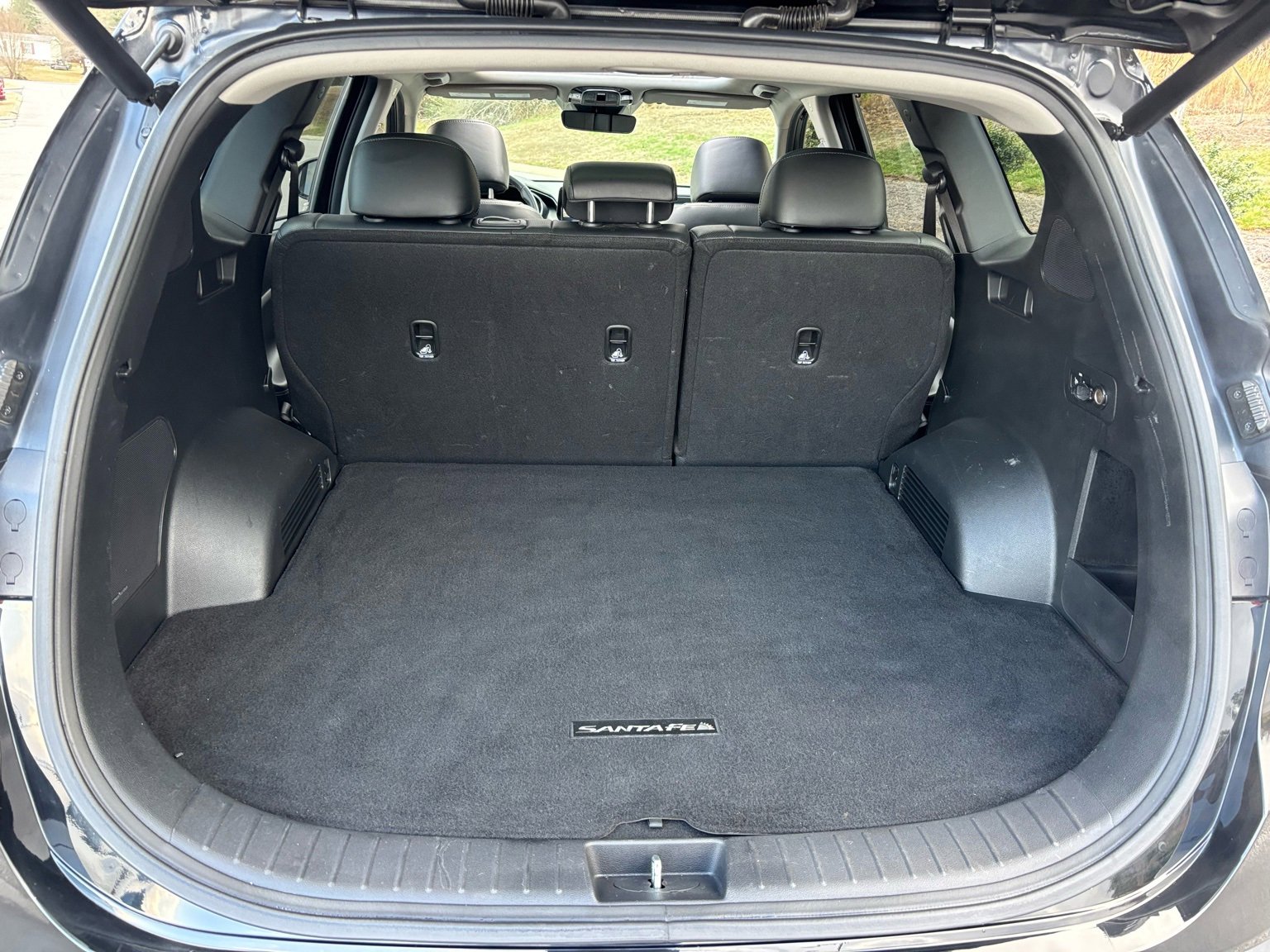 Used 2023 Hyundai Santa Fe SEL w/ Premium Package image 16