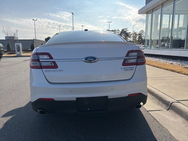 Used 2015 Ford Taurus Limited w/ Equipment Group 301A image 4