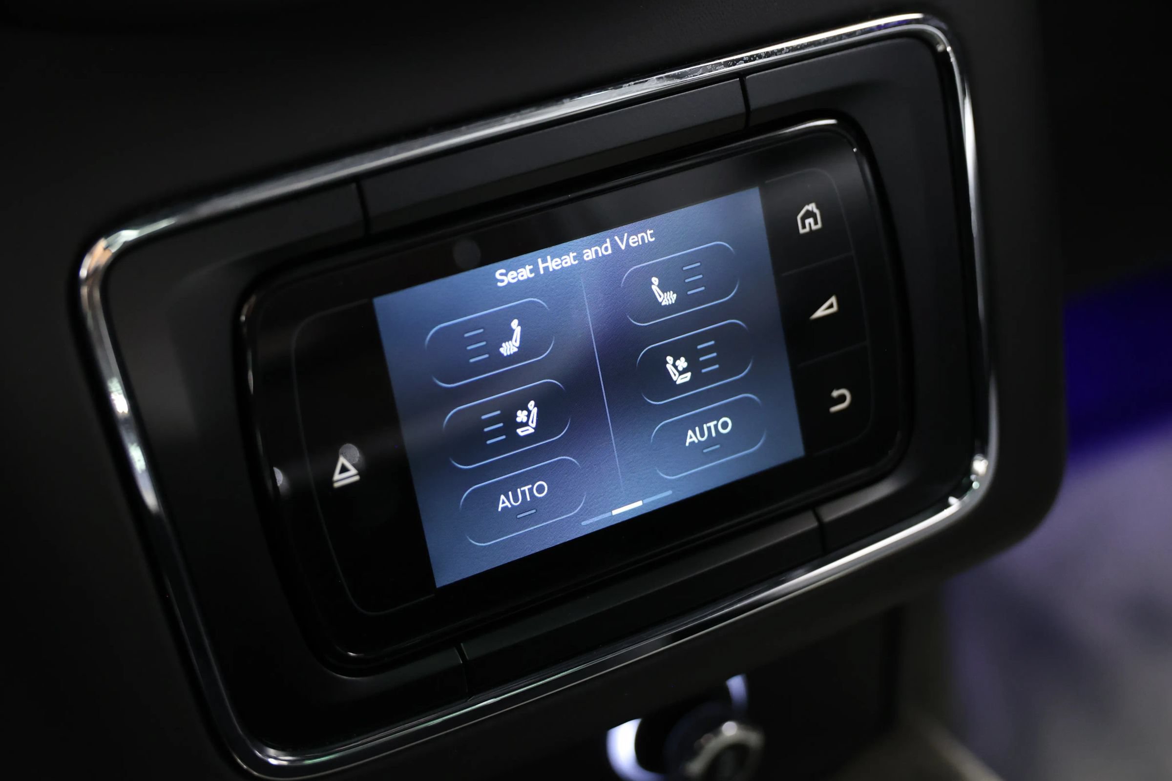 Used 2020 Bentley Bentayga Plug-In Hybrid AWD/4WD image 65
