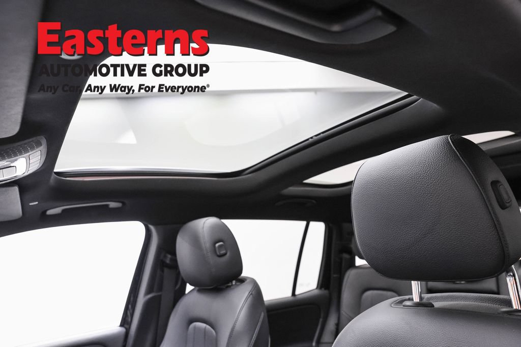 Used 2022 Mercedes-Benz GLB 250 4MATIC w/ Premium Package Lite image 34