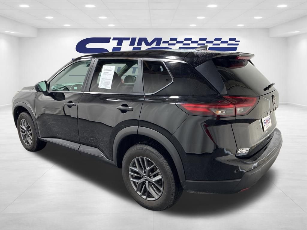 Used 2024 Nissan Rogue S image 7