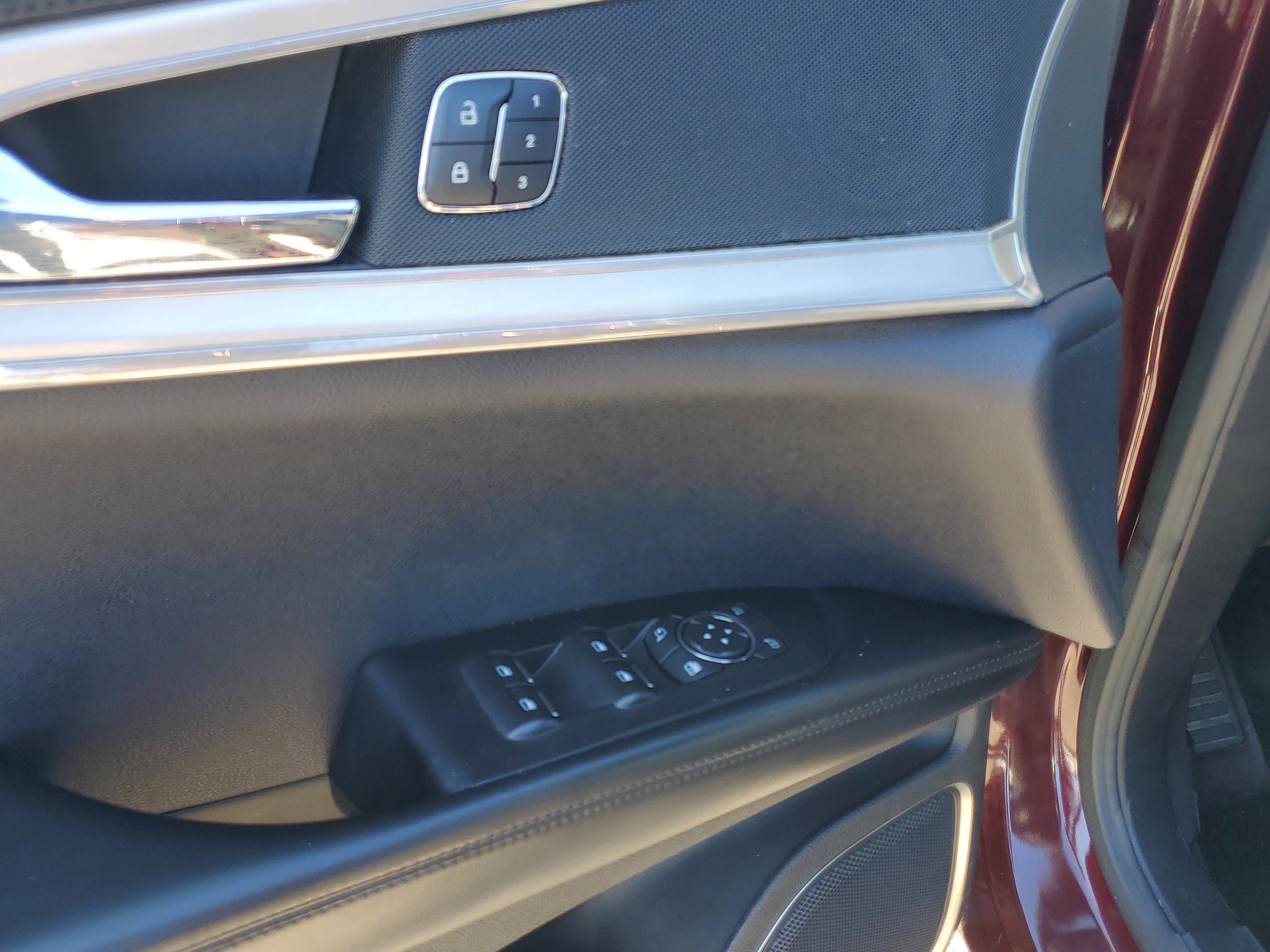 Used 2017 Lincoln MKX Premiere image 13