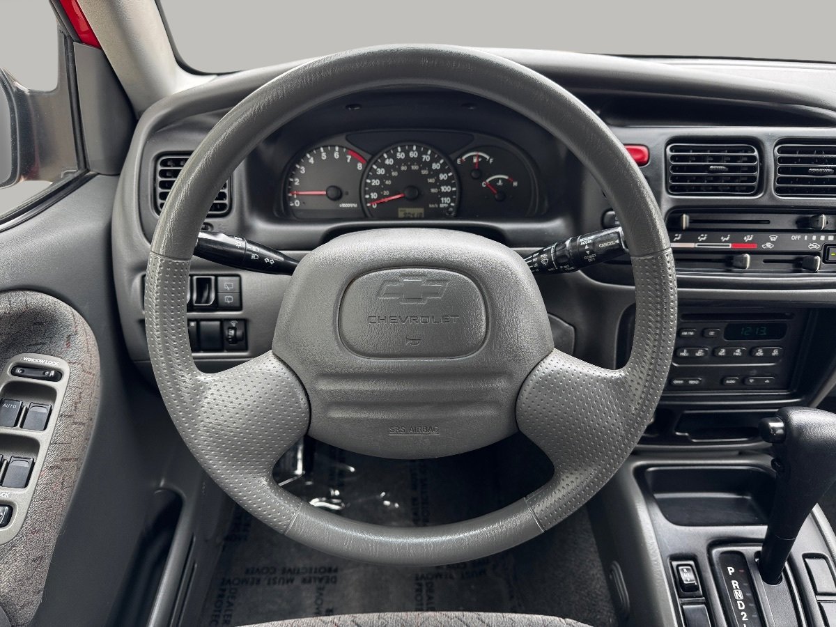 Used 2002 Chevrolet Tracker ZR2 image 22