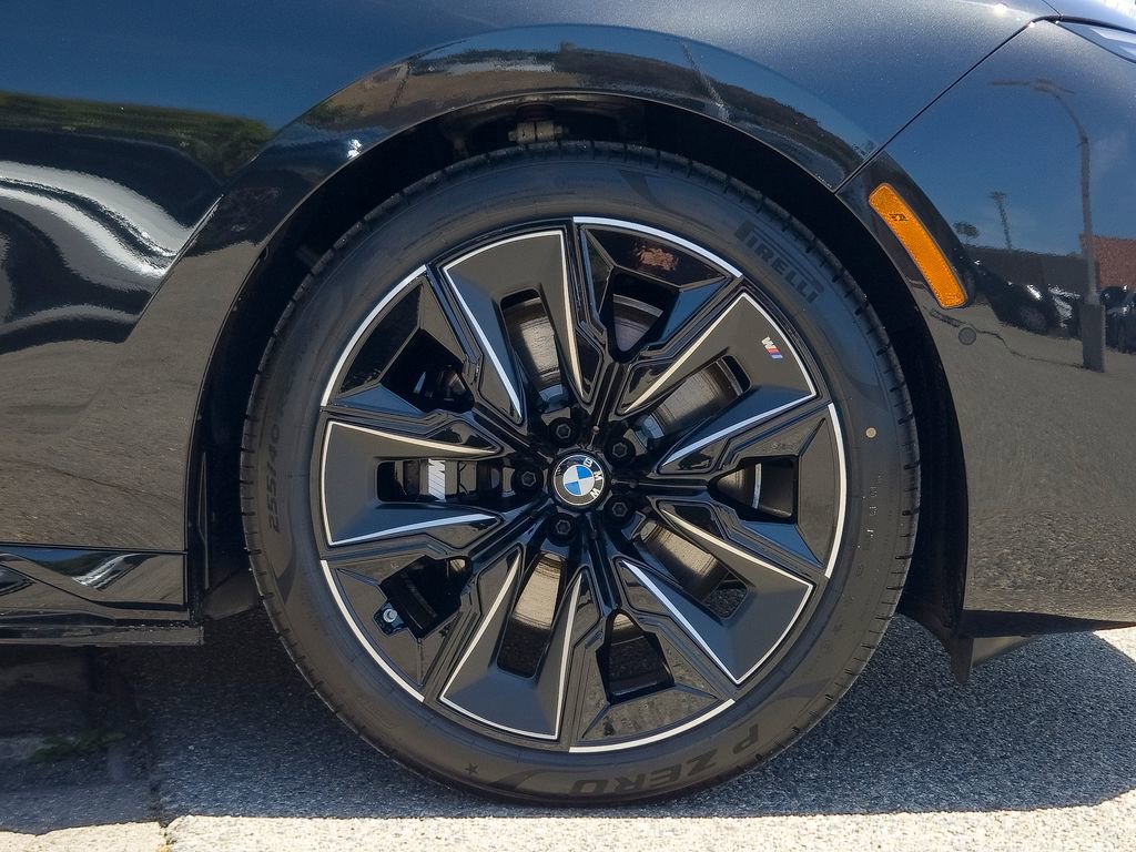 New 2026 BMW i7 eDrive50 w/ M Sport Package RWD image 7