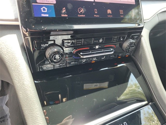 New 2025 Jeep Grand Cherokee Limited w/ Trailer Tow Package image 23