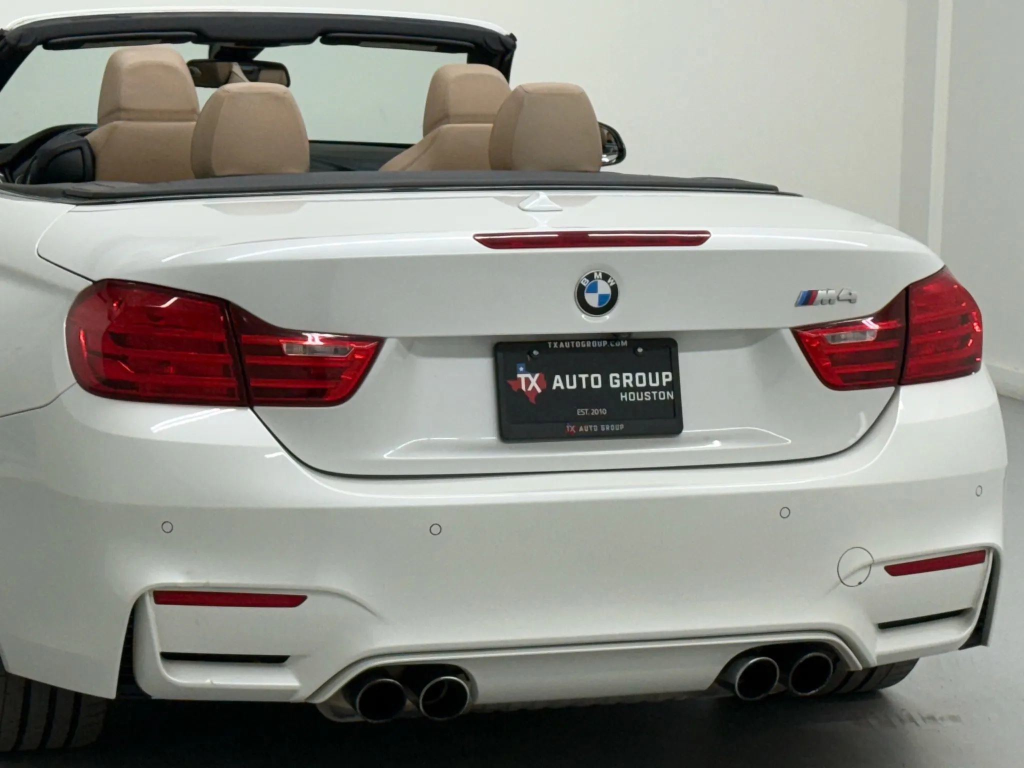 Used 2016 BMW M4 Convertible image 12
