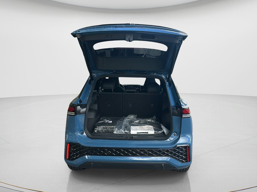 New 2026 Volkswagen Tiguan SE R-Line FWD image 12