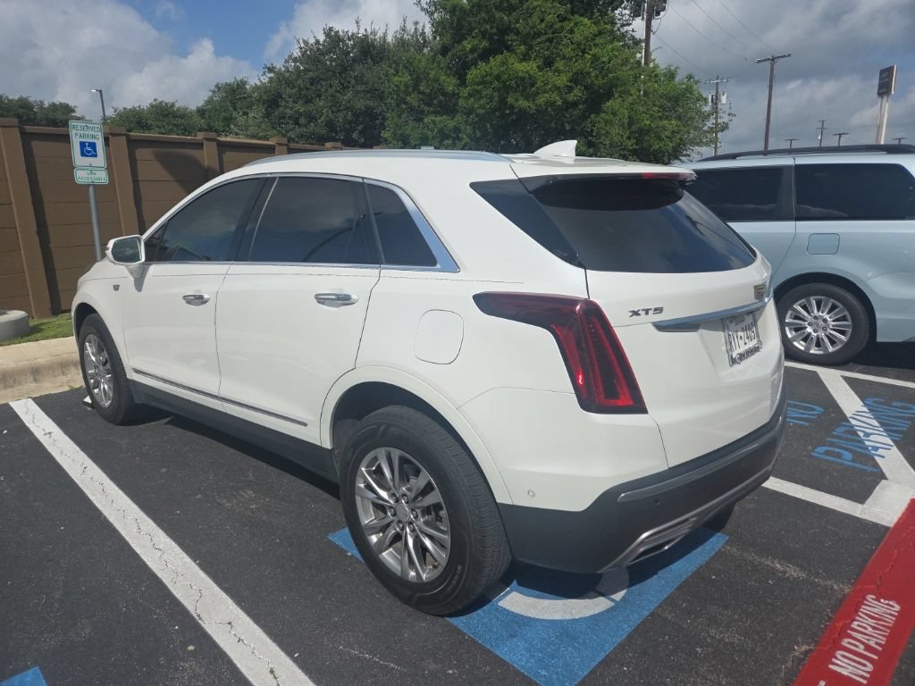 Used 2020 Cadillac XT5 Premium Luxury FWD image 3
