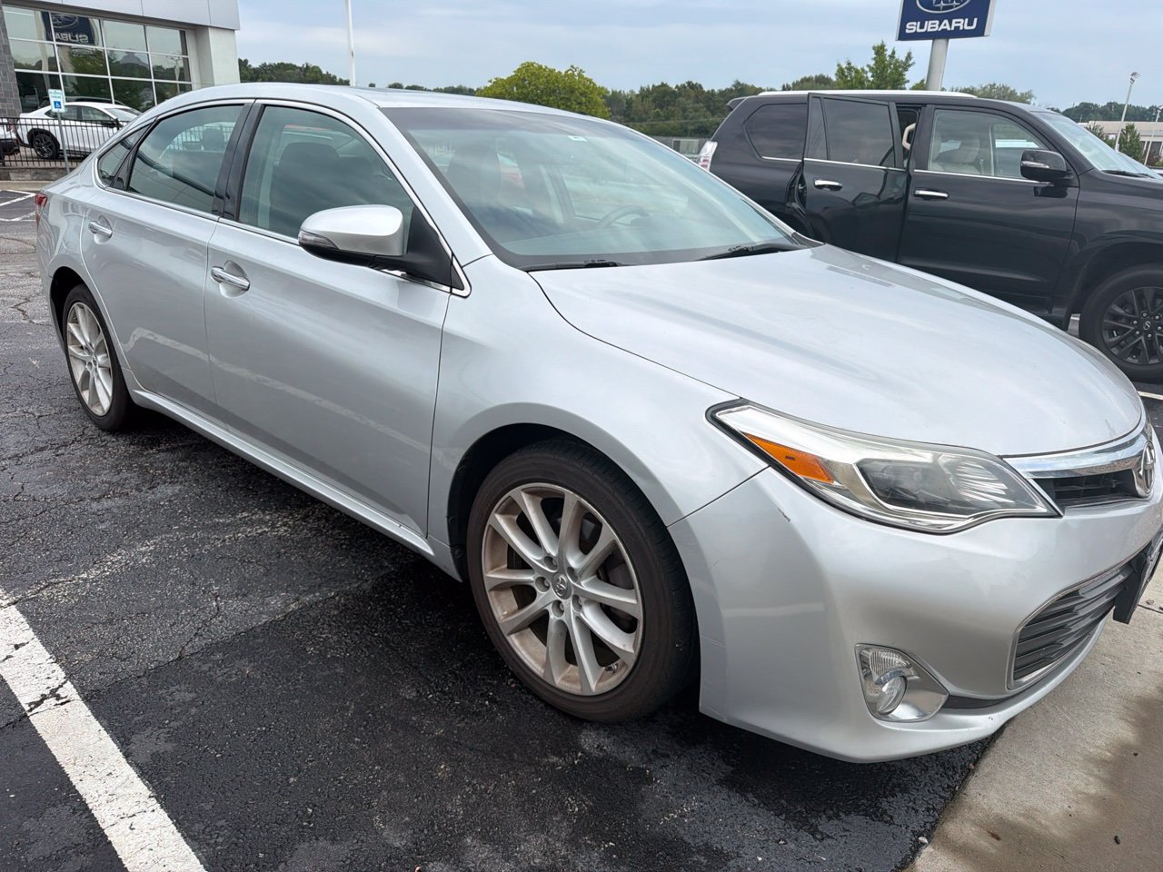 Used 2013 Toyota Avalon XLE Touring FWD image 3