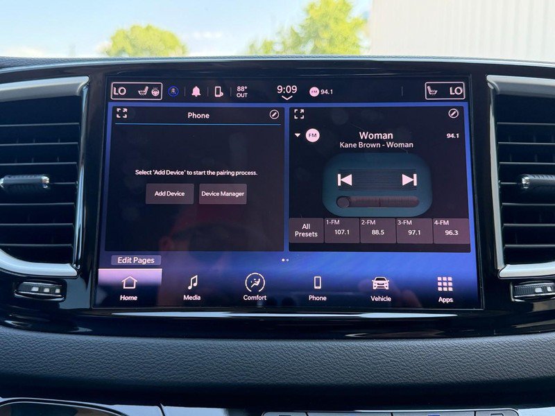 Used 2023 Chrysler Pacifica Touring-L FWD image 36