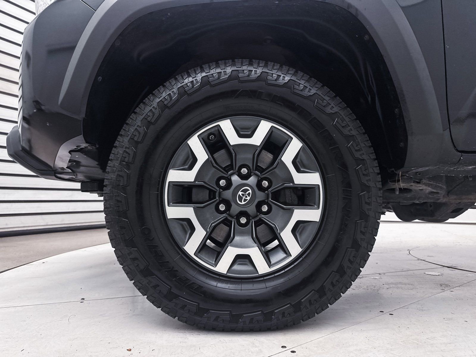 Used 2019 Toyota Tacoma TRD Off-Road AWD/4WD image 12