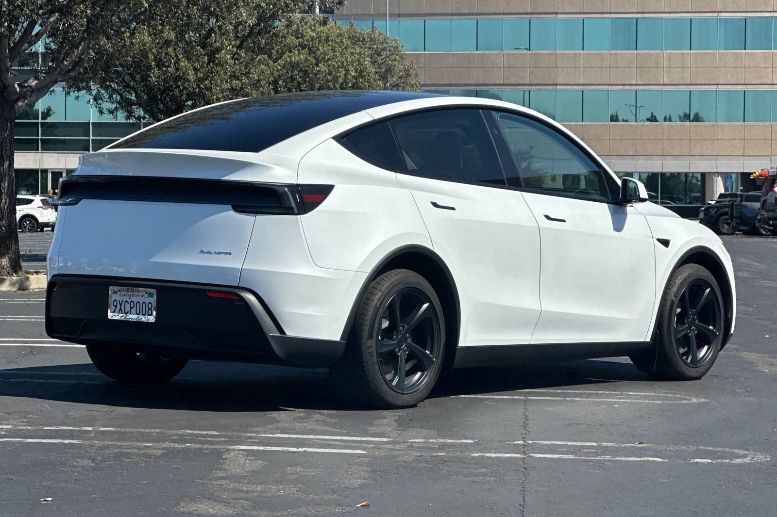 Used 2026 Tesla Model Y Long Range AWD/4WD image 4
