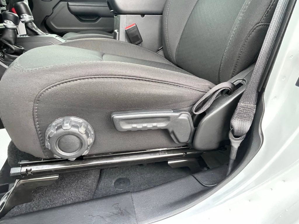 Used 2022 Jeep Gladiator Willys image 29