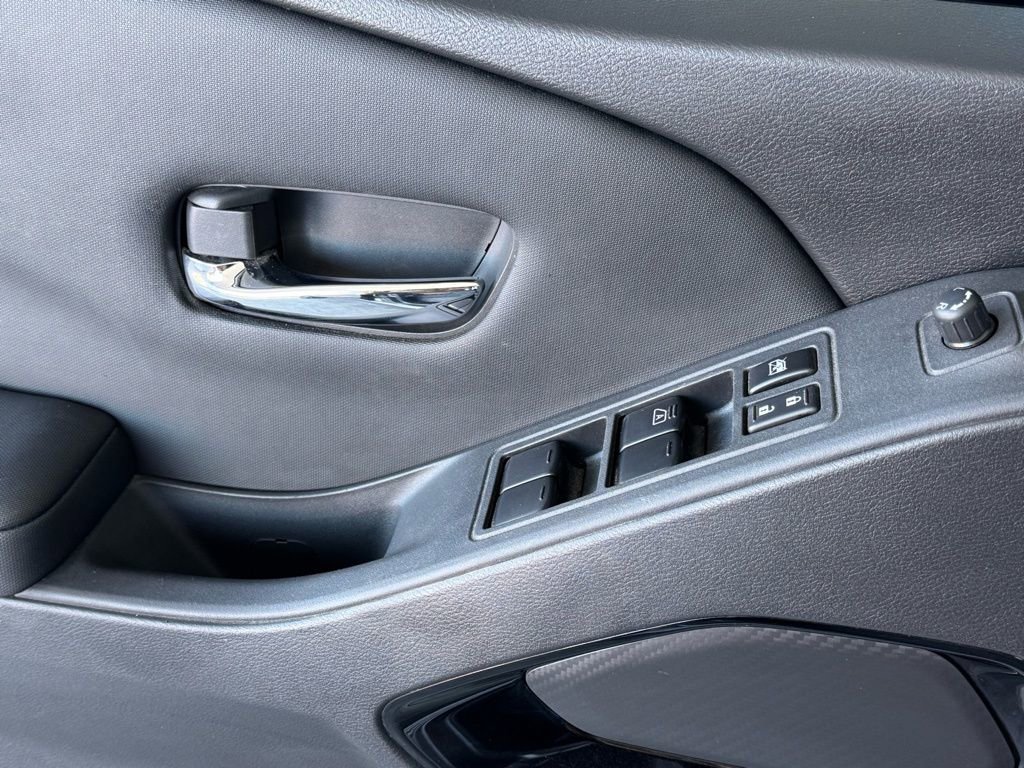 Used 2023 Nissan Frontier SV w/ Midnight Edition Package image 35