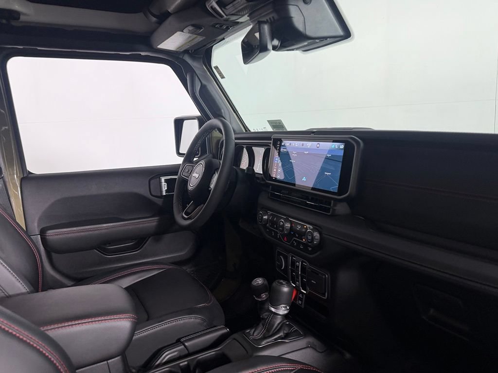 Certified 2025 Jeep Wrangler Unlimited Rubicon AWD/4WD image 28