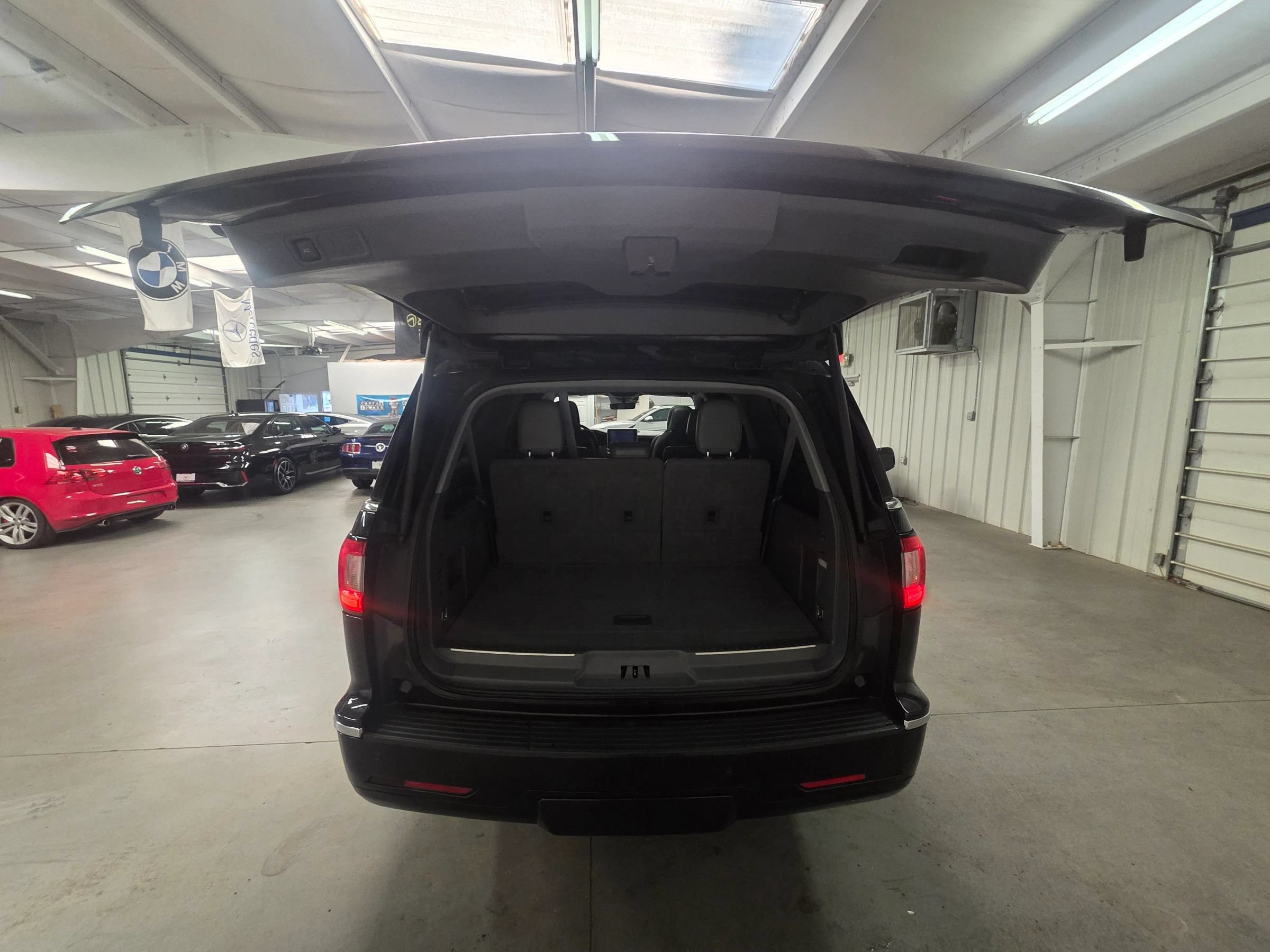 Used 2021 Lincoln Navigator L Reserve RWD image 38