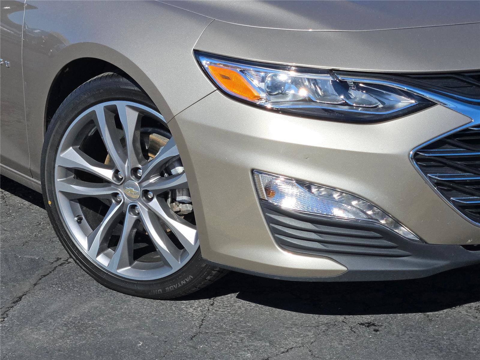 Used 2024 Chevrolet Malibu LT image 3