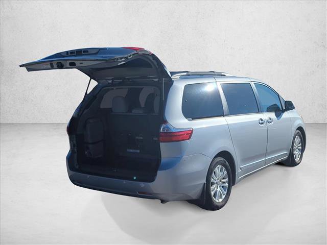 Used 2015 Toyota Sienna XLE image 5