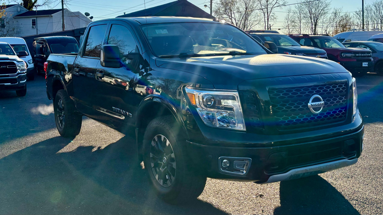 Used 2018 Nissan Titan PRO-4X w/ Pro-4x Convenience Package image 4