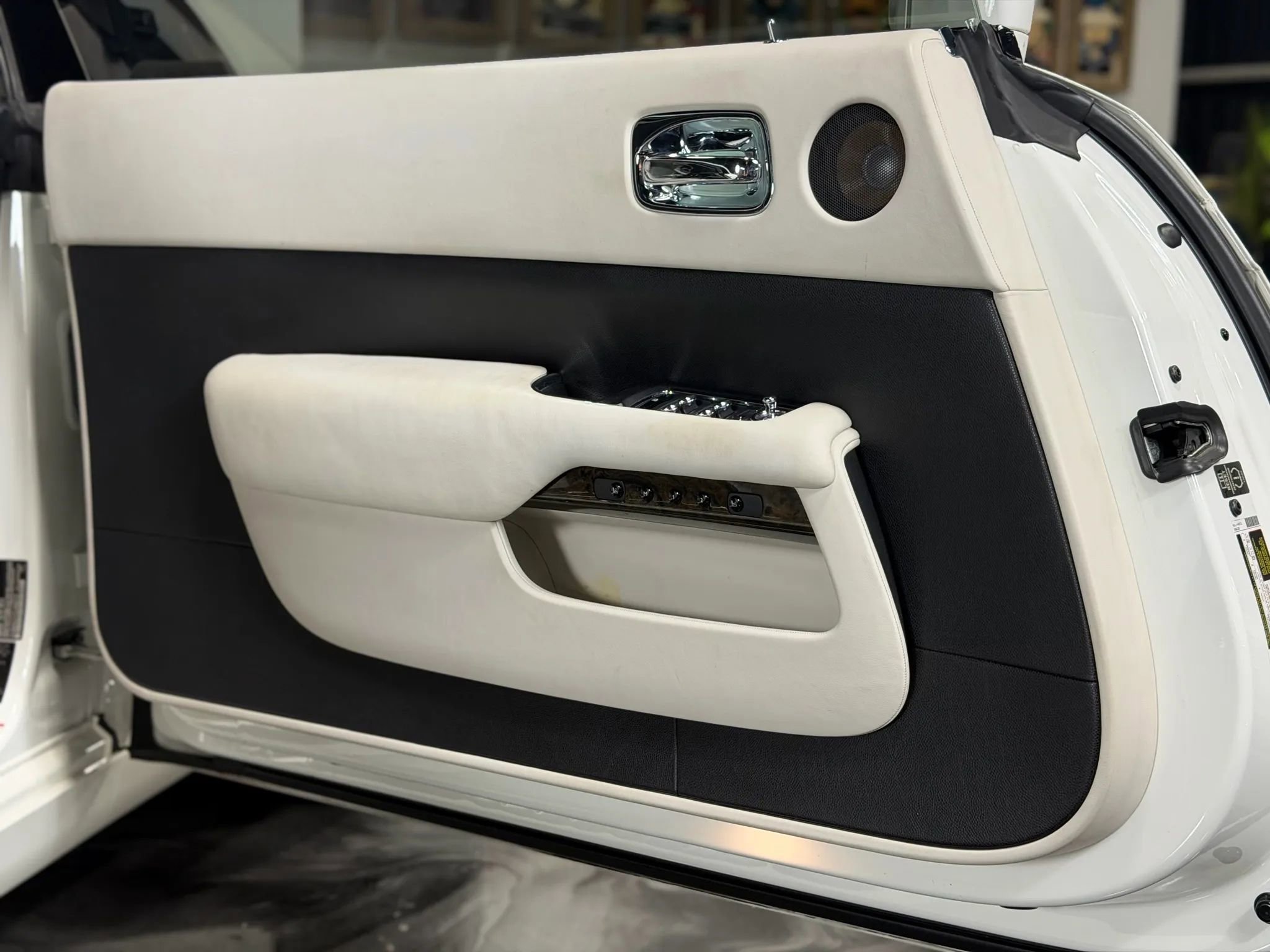 Used 2014 Rolls-Royce Wraith image 18
