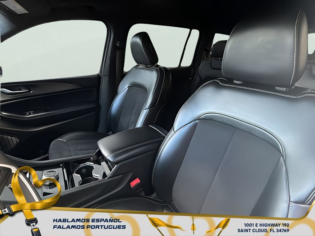 Used 2023 Jeep Grand Cherokee L Laredo image 21