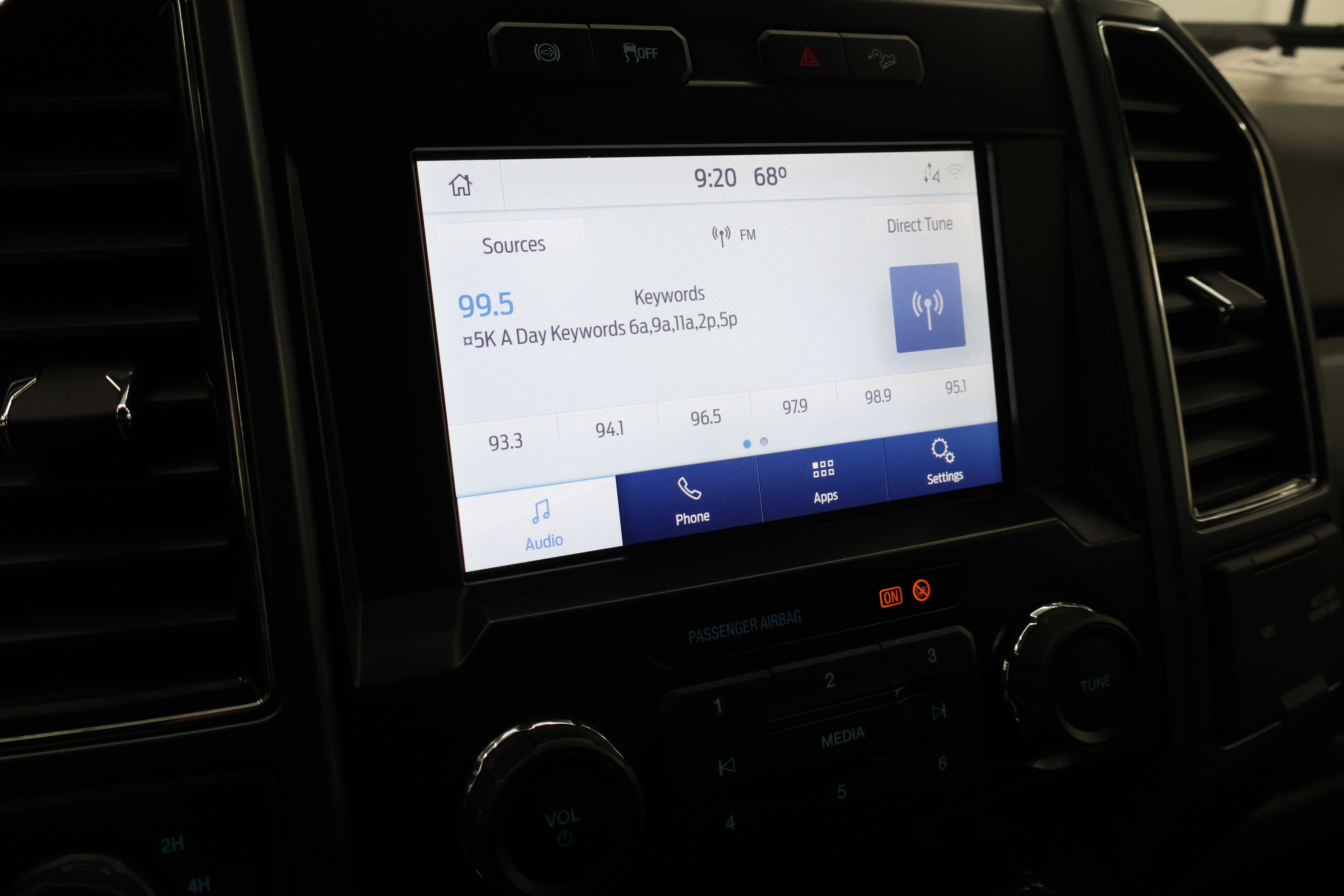 Used 2022 Ford F250 XLT w/ Black Appearance Package image 11