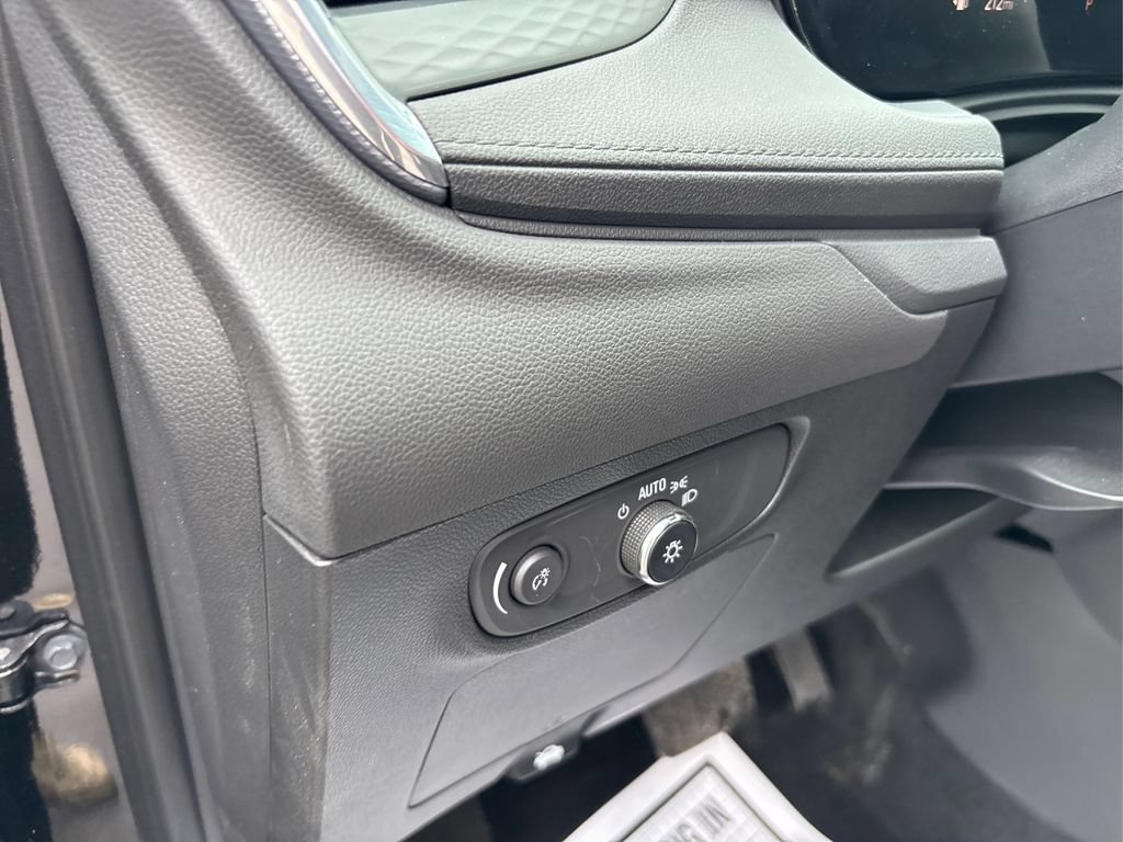 Used 2024 Buick Encore GX Preferred AWD/4WD image 35