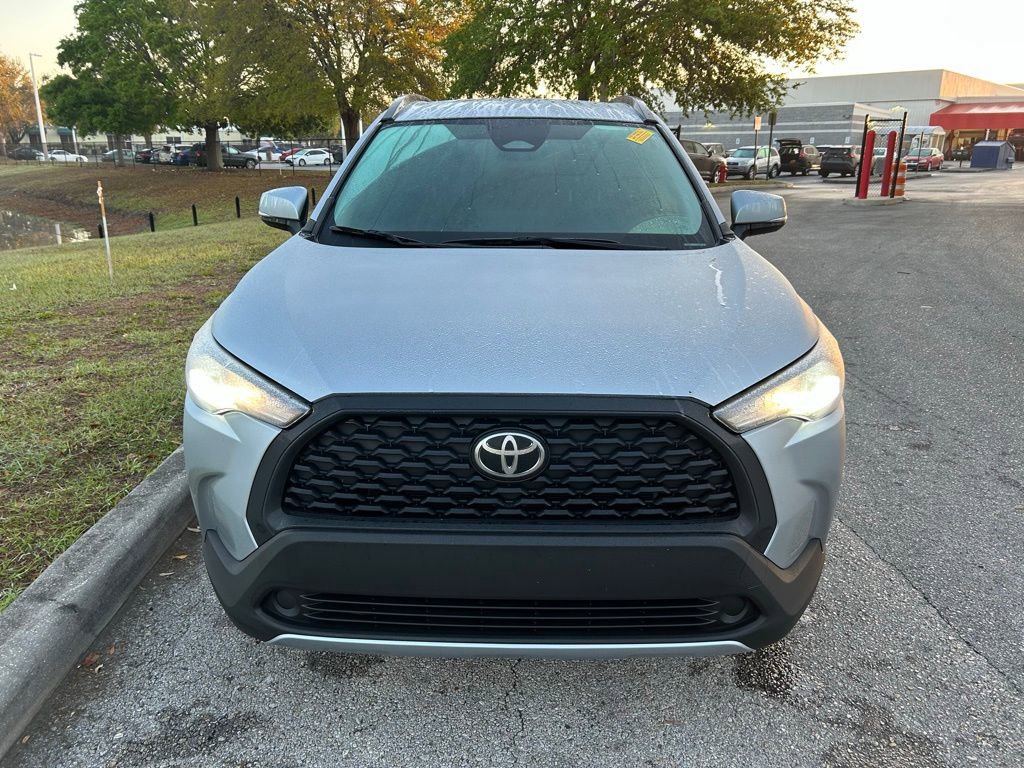 Used 2024 Toyota Corolla Cross LE image 8