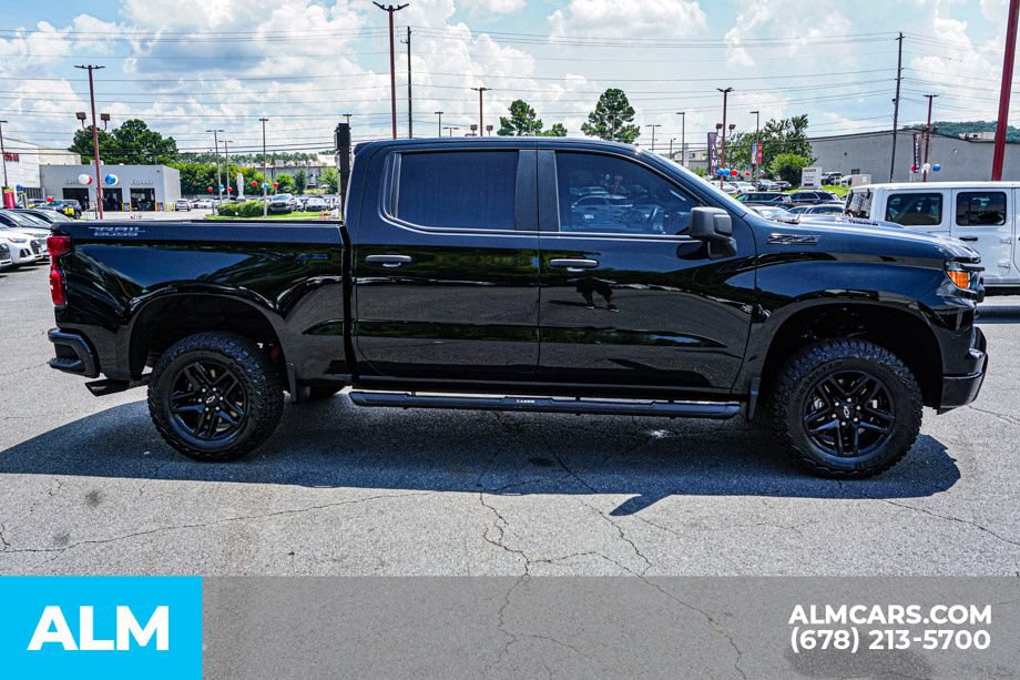 Used 2024 Chevrolet Silverado 1500 Custom Trail Boss w/ Dark Appearance Package AWD/4WD image 8