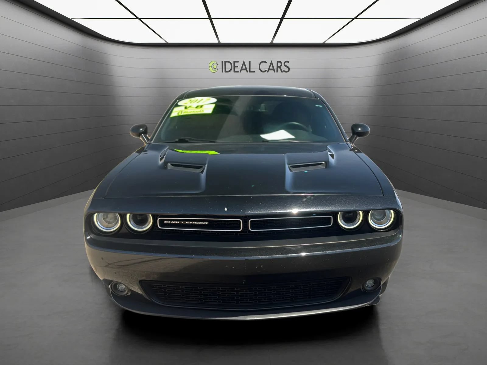 Used 2017 Dodge Challenger R/T RWD image 2
