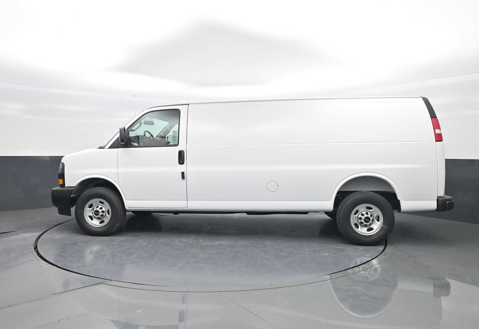 New 2026 GMC Savana 3500 Extended RWD image 5