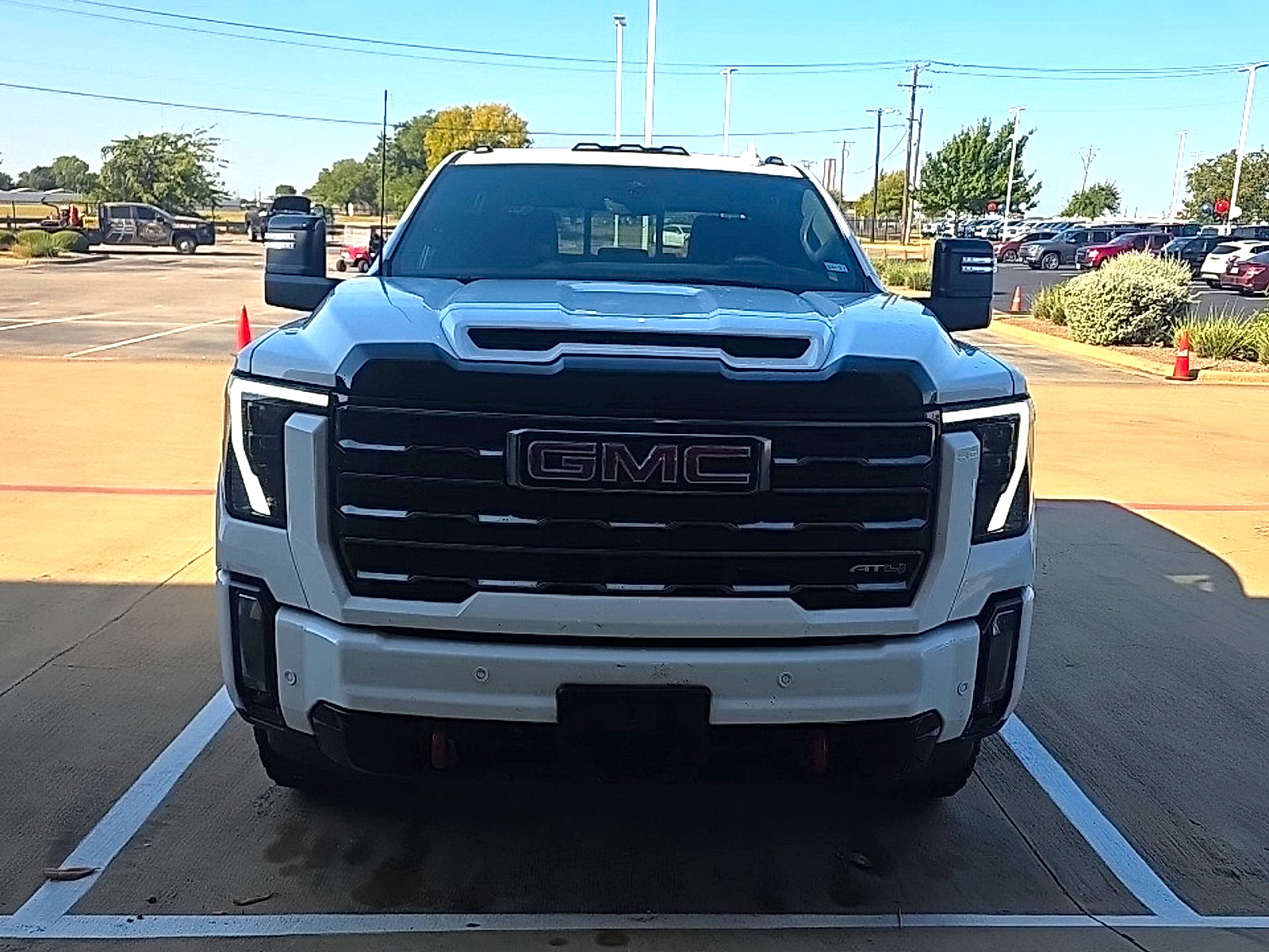 Used 2024 GMC Sierra 2500 AT4 w/ AT4 Premium Plus Package AWD/4WD image 3