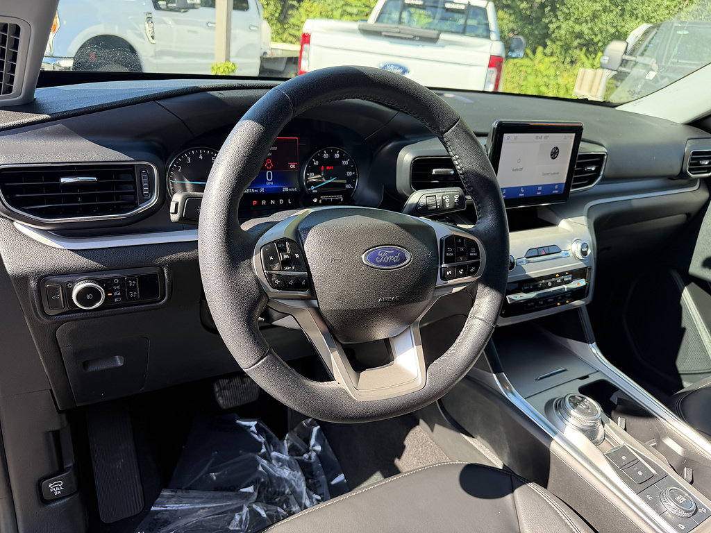 Certified 2023 Ford Explorer XLT w/ Equipment Group 202A AWD/4WD image 14