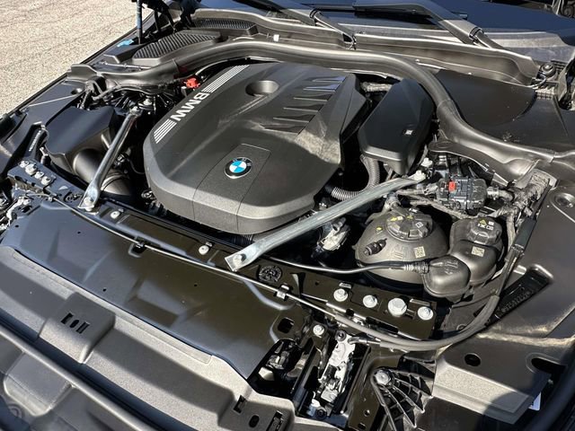 Certified 2024 BMW 540i xDrive w/ Premium Package AWD/4WD image 17