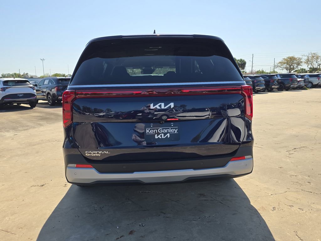 New 2026 Kia Carnival LX image 7