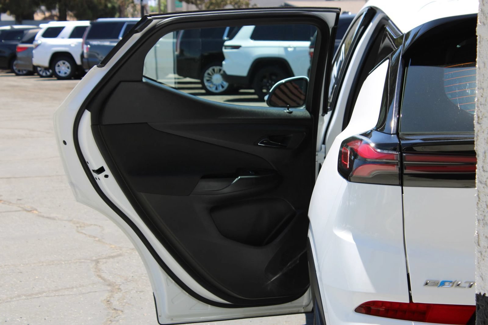 Used 2023 Chevrolet Bolt EUV LT FWD image 12