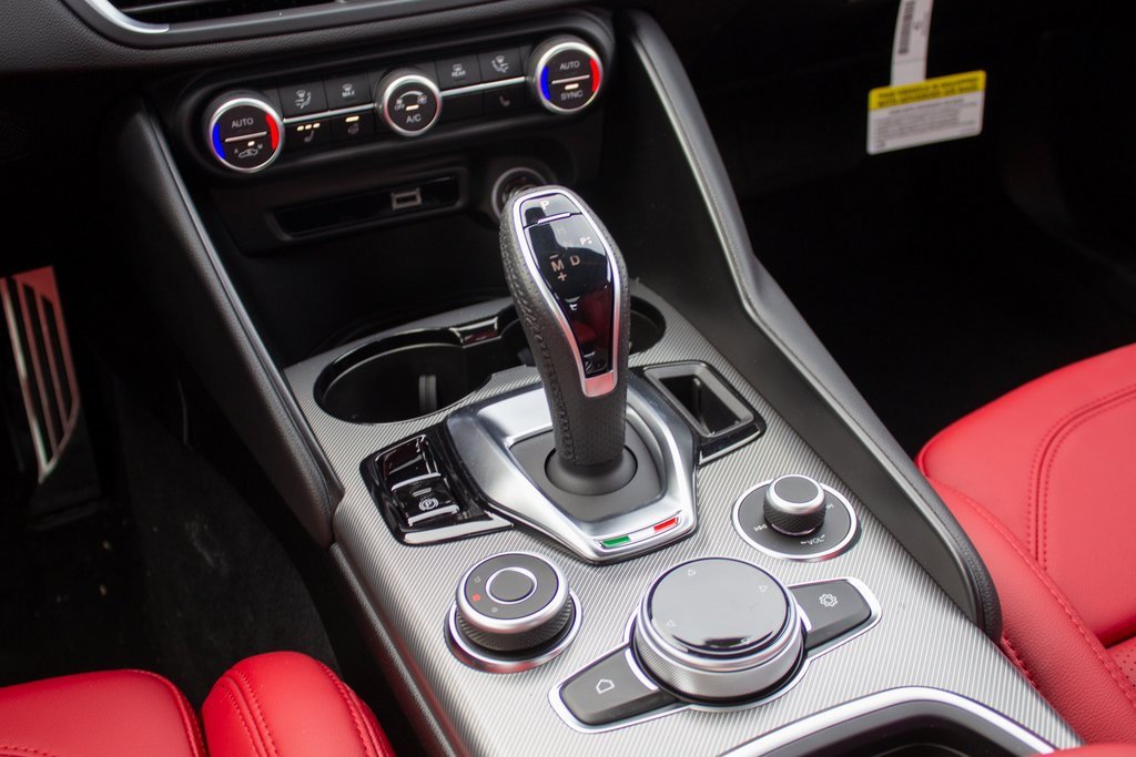 New 2025 Alfa Romeo Giulia AWD image 21